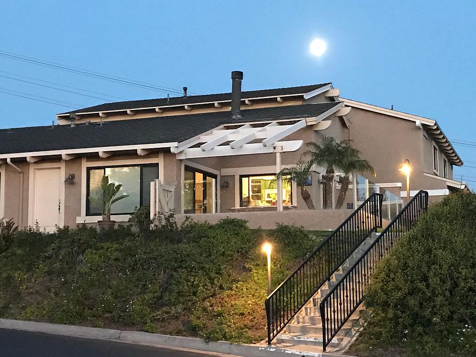 2nd image of 350 Avenida Adobe