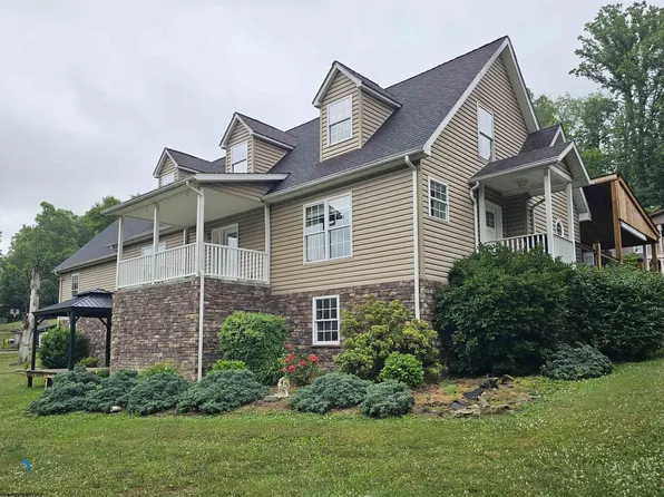 2415 Husky Hwy, Fairmont, WV 26554