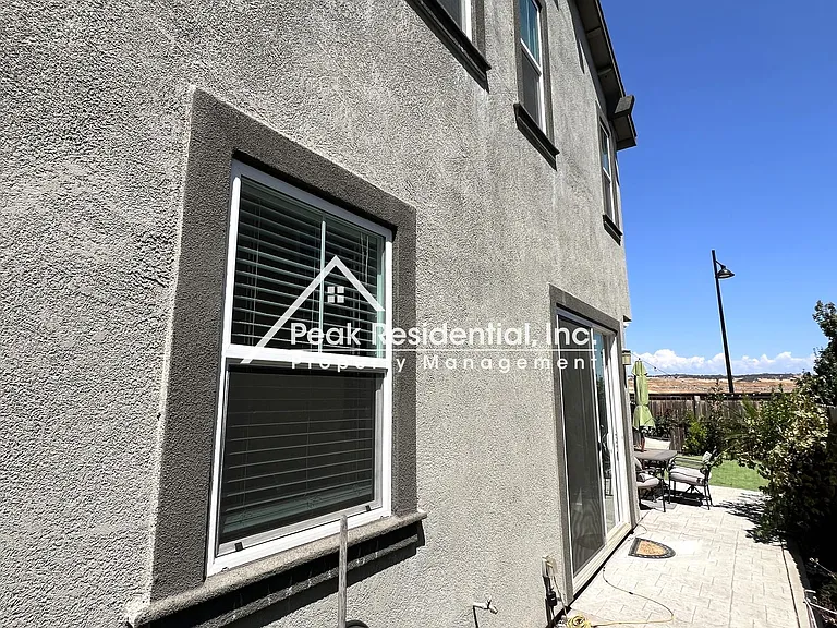 3236 Sunny Gate Ln — Photo 37