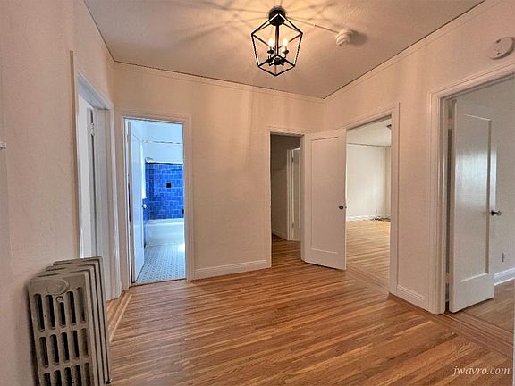 5th image of 1980 Jefferson St #104