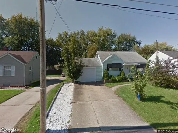 211 Fairlawn Ave SW, Massillon, OH 44646