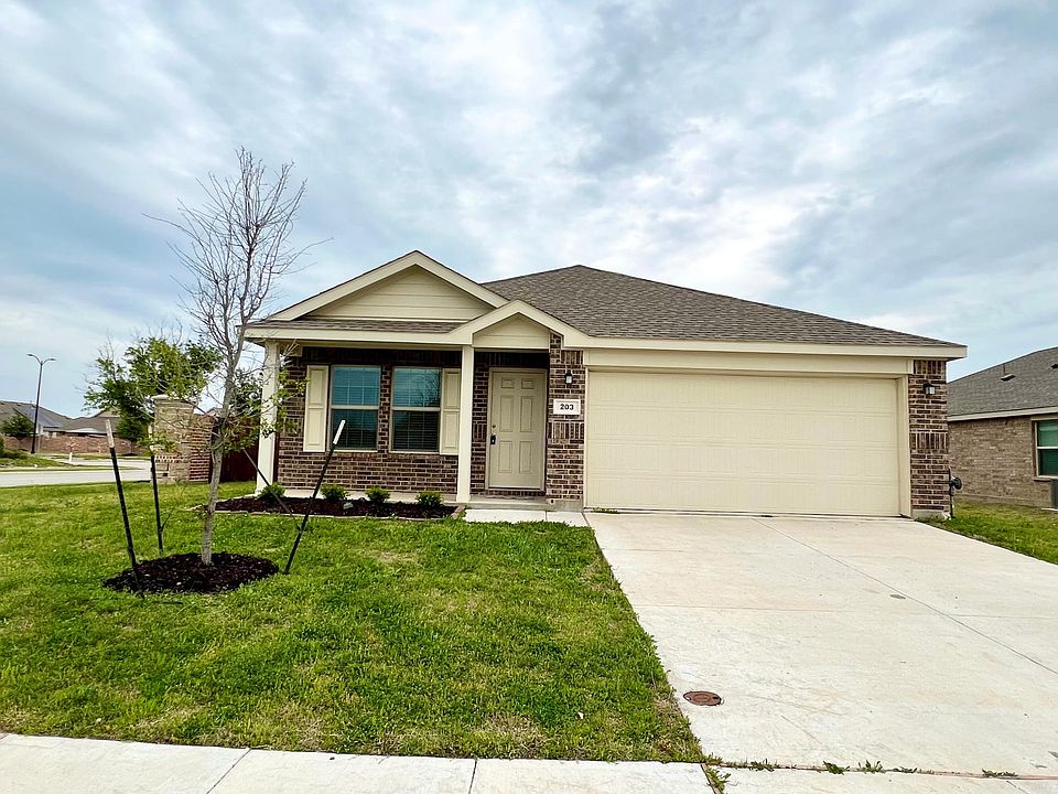 1st image of 203 Laurenbrooke Dr