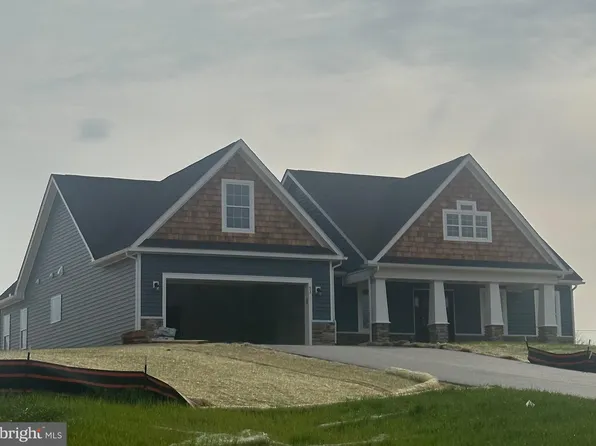 53 Falkirk Dr, Martinsburg, WV 25403