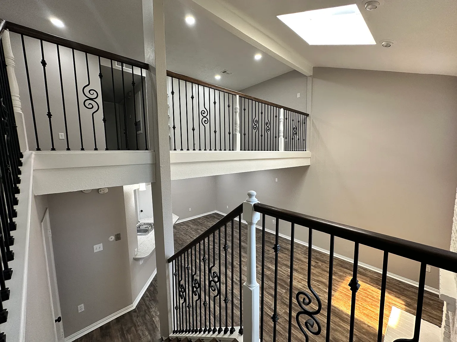 2 bed, 2.5 bath, 1334 sqft, $1,600 — Photo 4