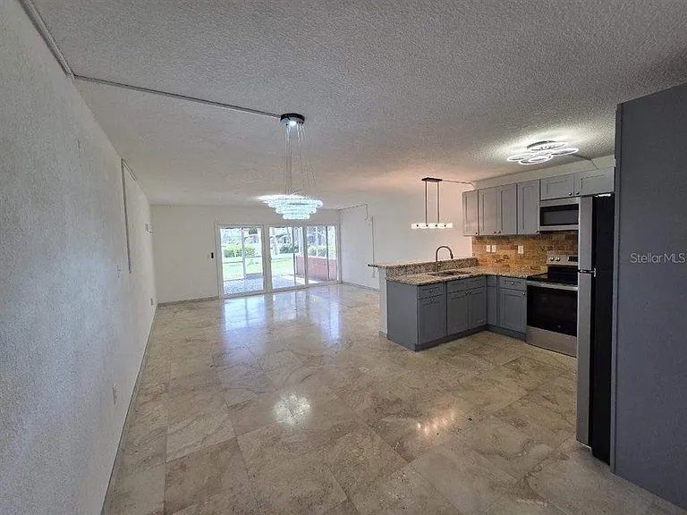 2424 W Tampa Bay Blvd #I103 — Photo 8