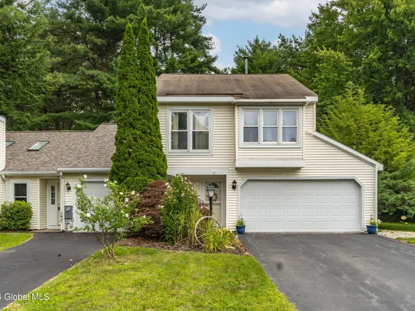 17 Old Mill Lane, Queensbury, NY 12804