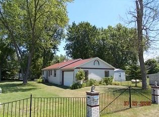 8510 Arthur St, Clare, MI 48617