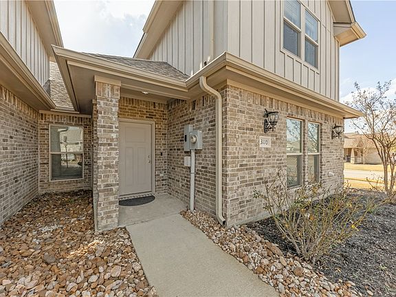3rd image of 3110 Claremont Dr
