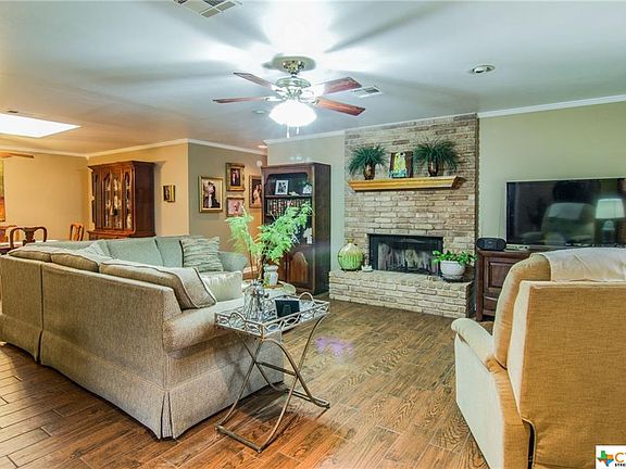 3rd image of 3907 River Oaks Cir