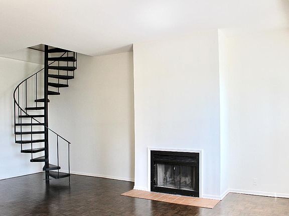 2nd image of 3751 N Halsted St #A1m1eppmk