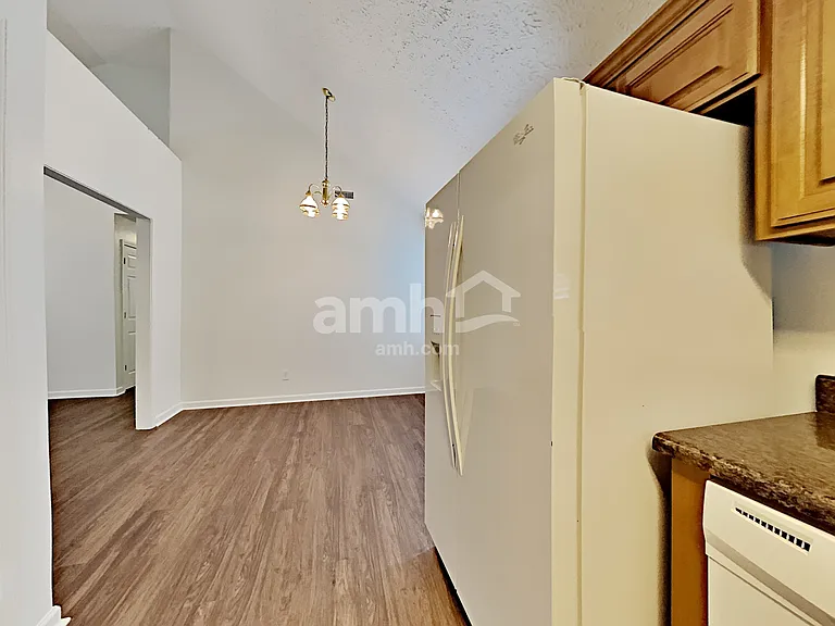 3001 Mesquite Dr — Photo 3