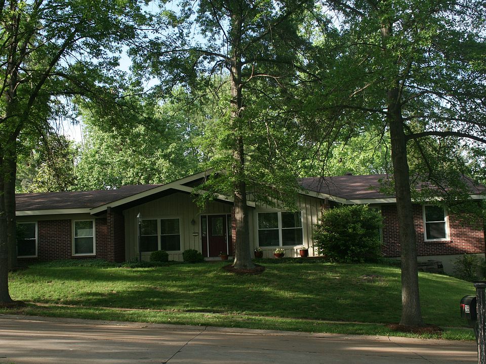 Full view of this large ranch