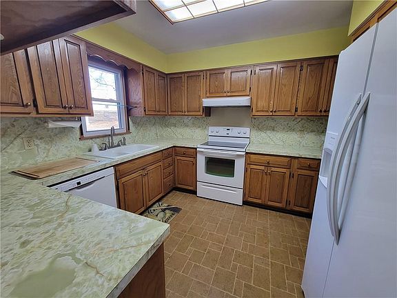4th image of 3317 Linda Ln