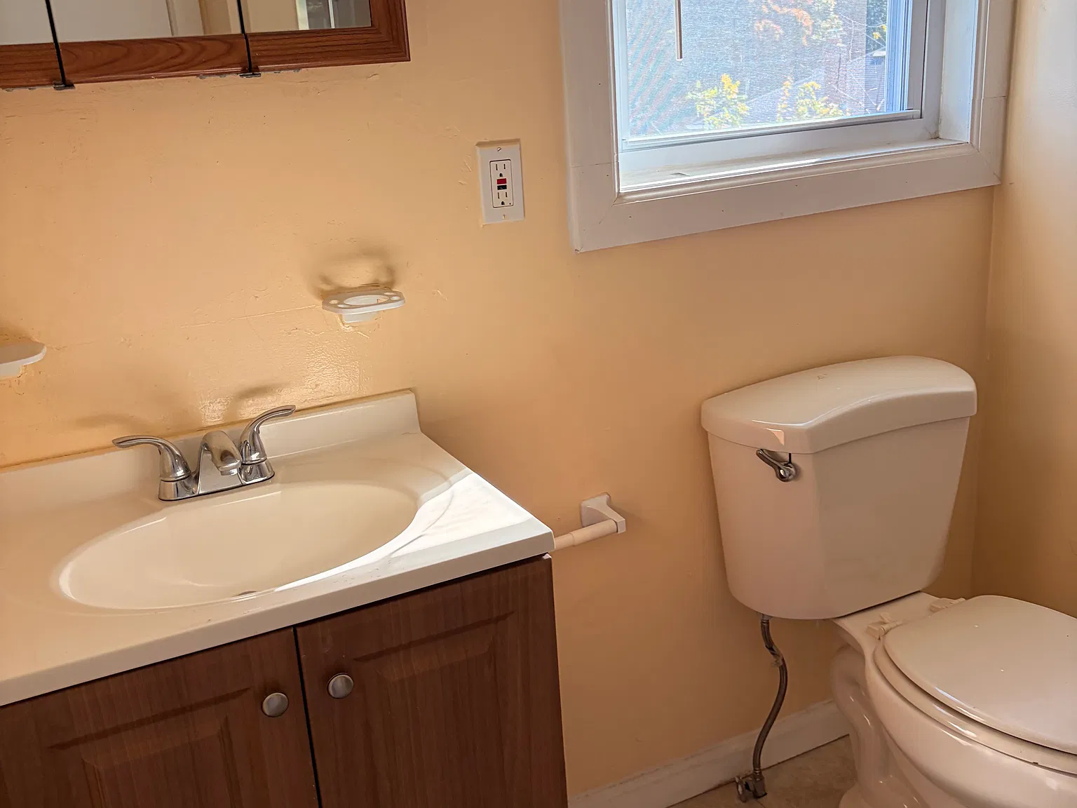 Pinebrook Ct, West Hempstead — Photo 4