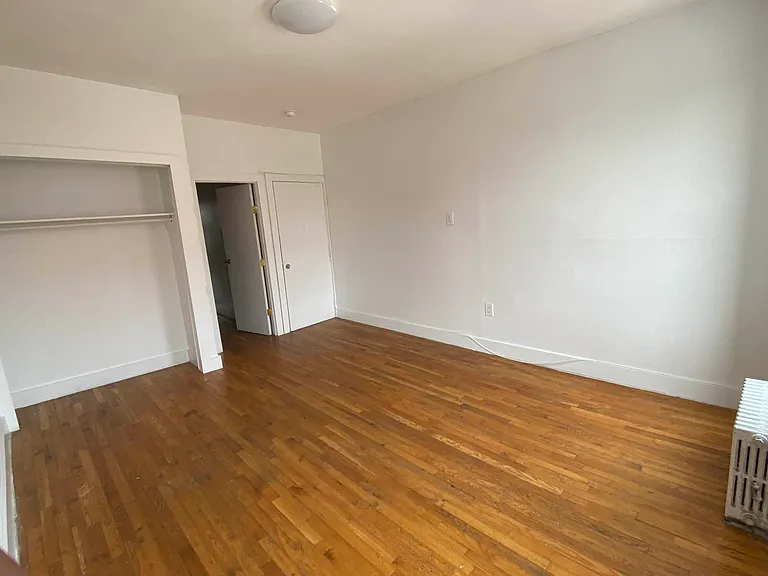 446 3rd Ave #3L — Photo 2