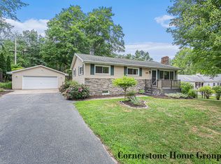 633 Alta Dale Ave SE, Ada, MI 49301