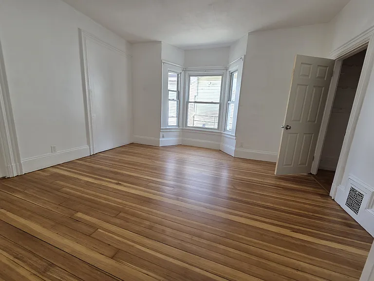 56 Pinckney St #3 — Photo 15