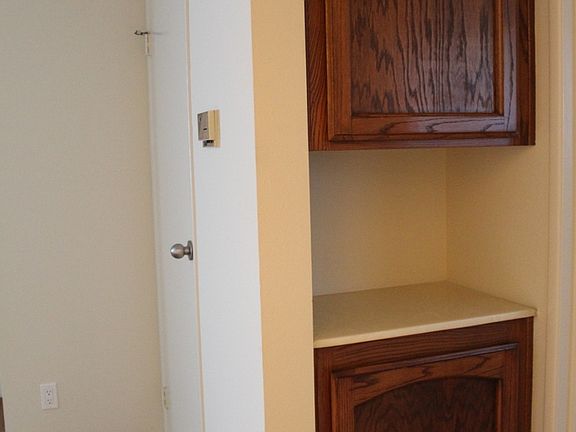 5th image of 11215 Camarillo St APT 204