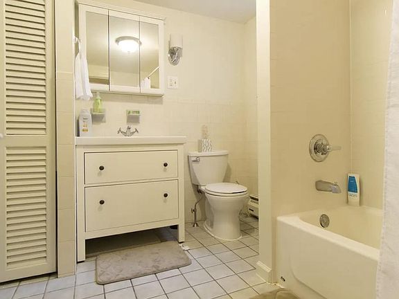 3rd image of 126 Race St Unit 2