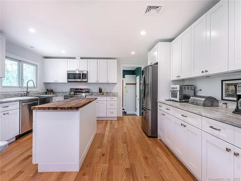 23 Cornwall Rd — Photo 7