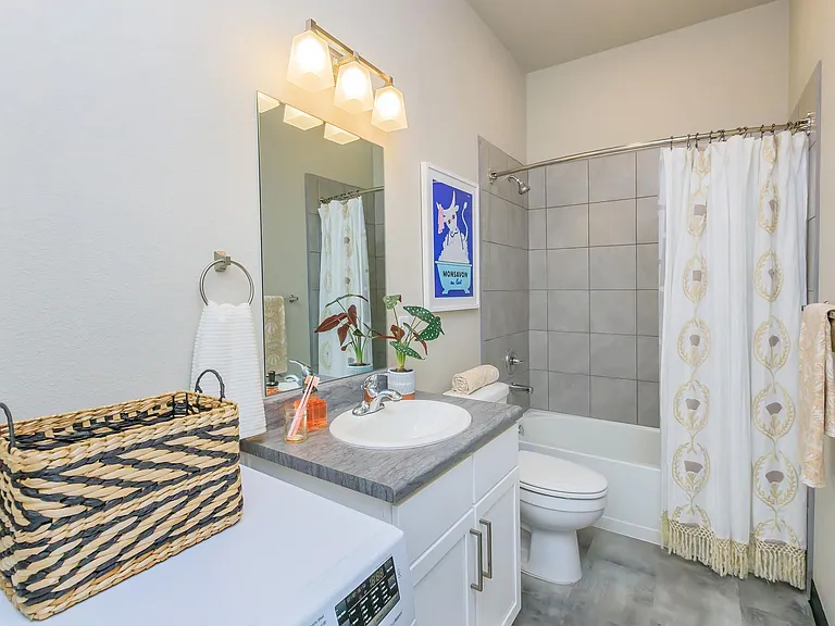 Metro Tower Lofts: Availability Now — Photo 8