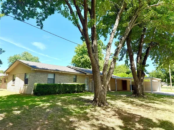 2502 S 19th St, Chickasha, OK 73018