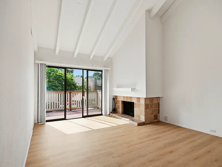 523 Woodside Oaks #2 — Photo 3