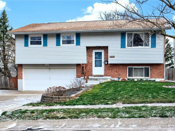 1845 S Bayberry Dr, Miamisburg, OH 45342