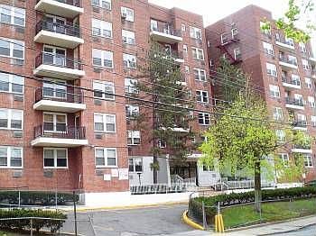 1st image of 440 Warburton Ave APT 1G