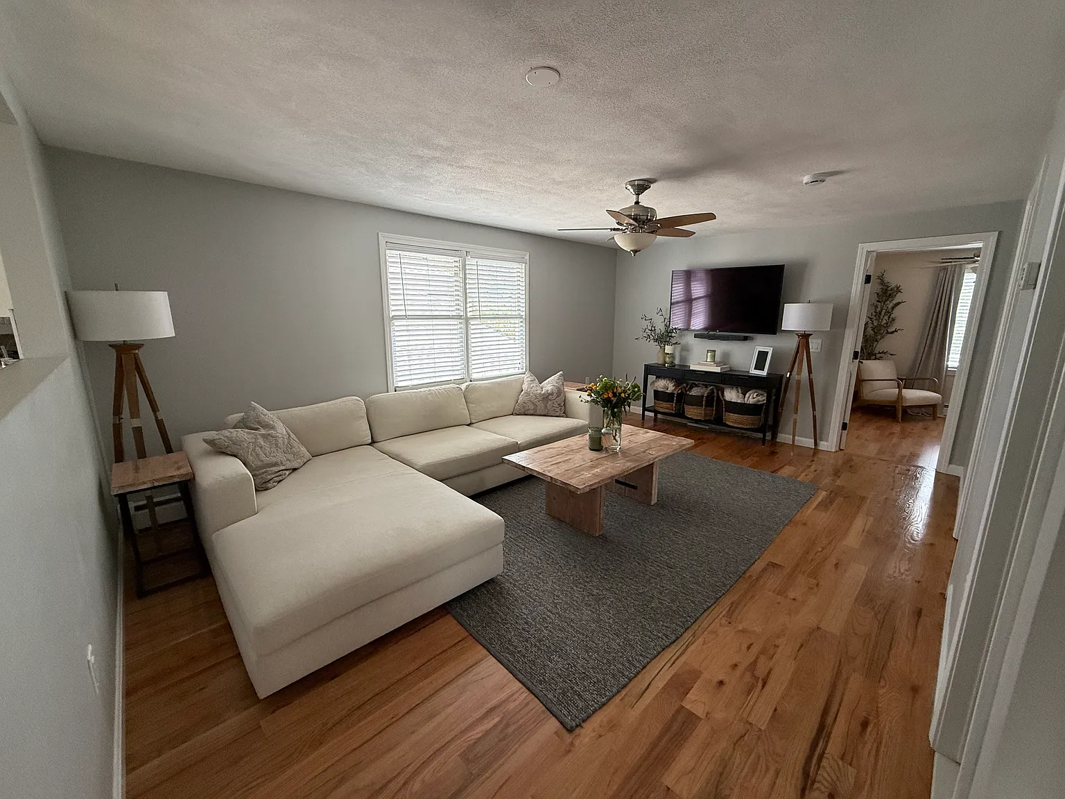 2 bed, 1008 sqft, $2,500 — Photo 3