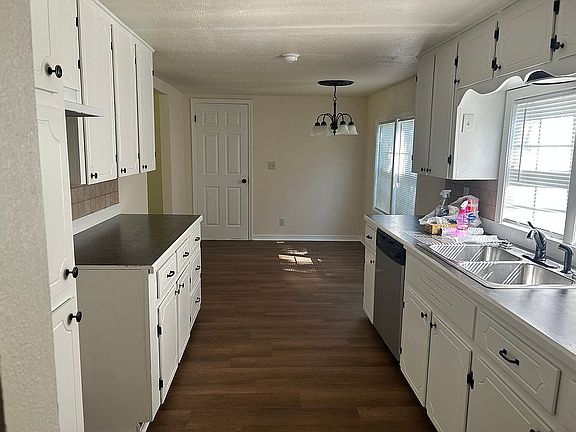 2nd image of 512 Garden Rd