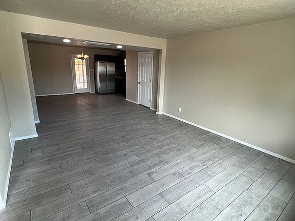 2nd image of 2140 Lynch Dr