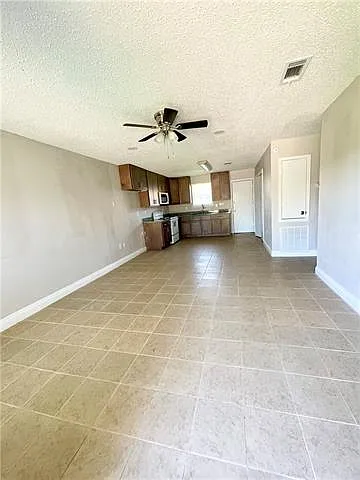 2205 Argyll St — Photo 5