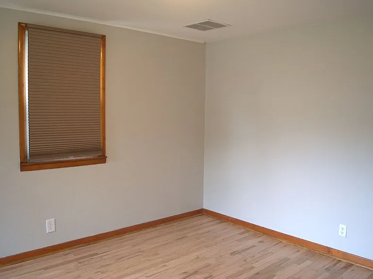 416 Victoria Dr — Photo 12