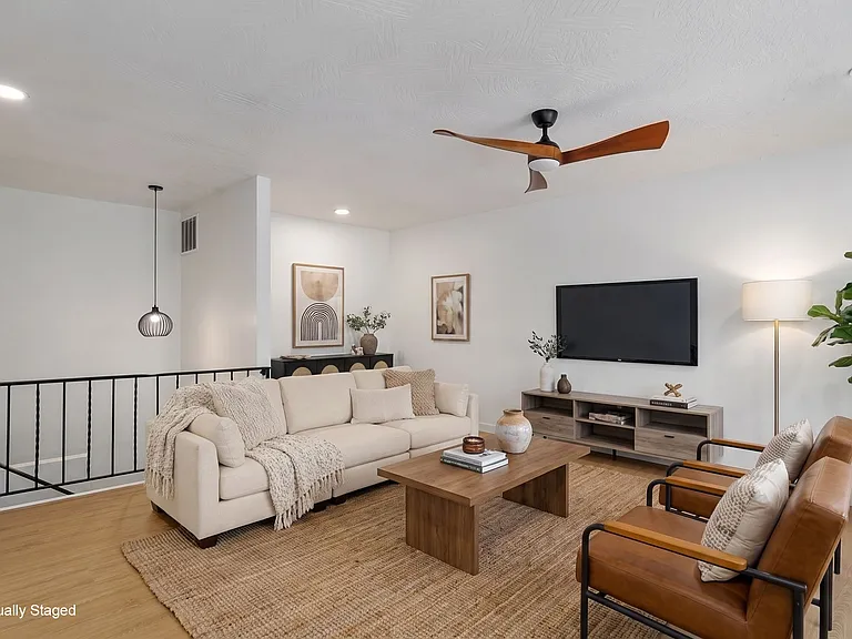 2023 E Battlefield Rd — Photo 31