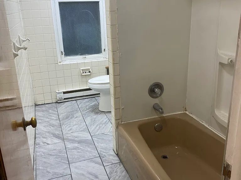 29 N 13th St #2 — Photo 4