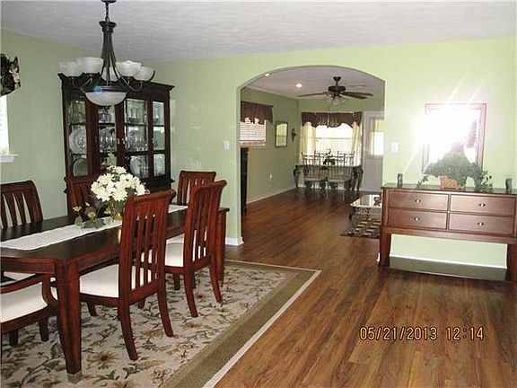 4th image of 3016 Taft Pkwy