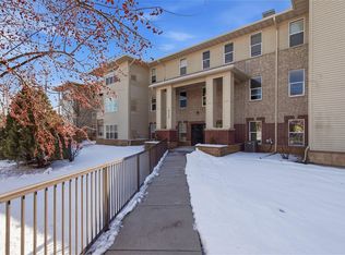 9225 Medicine Lake Rd APT 309B, Golden Valley, MN 55427