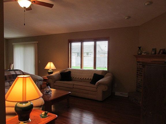 5th image of 4216 Sandhill Dr