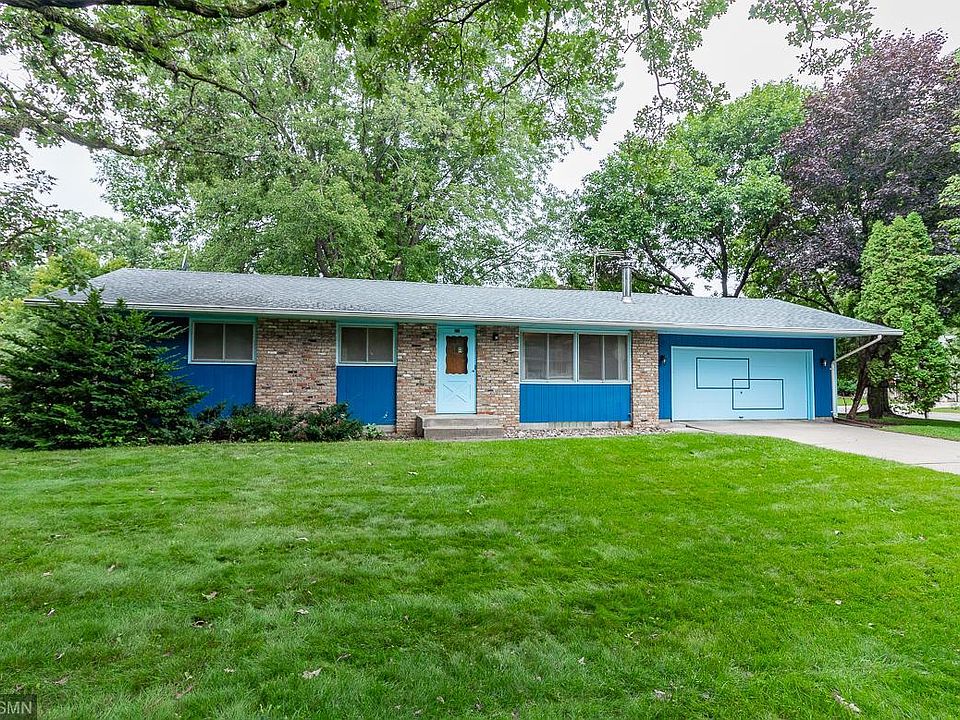 1st image of 902 Oakwood Ter