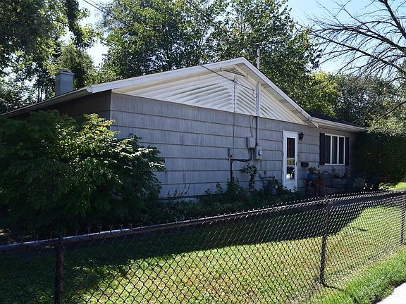 2nd image of 1507 Valparaiso St