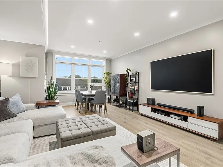 353 Summer St #310 — Photo 1
