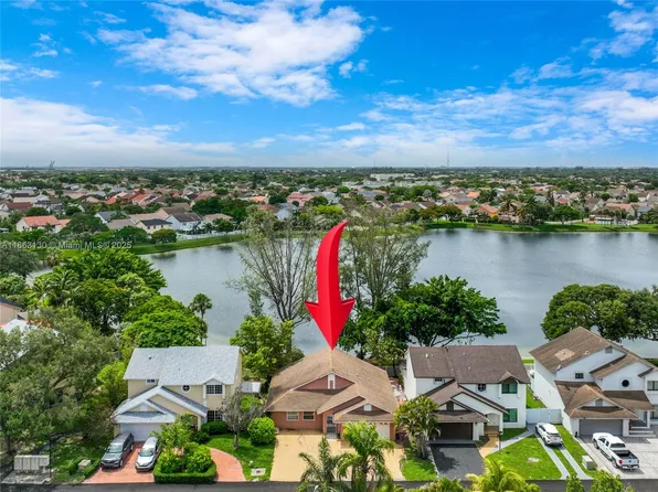 7755 NW 187th Ter, Hialeah, FL 33015