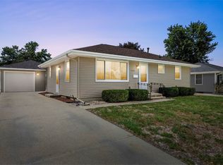 360 29th St NW, Cedar Rapids, IA 52405