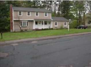 18 Knollwood Rd, Medfield, MA 02052