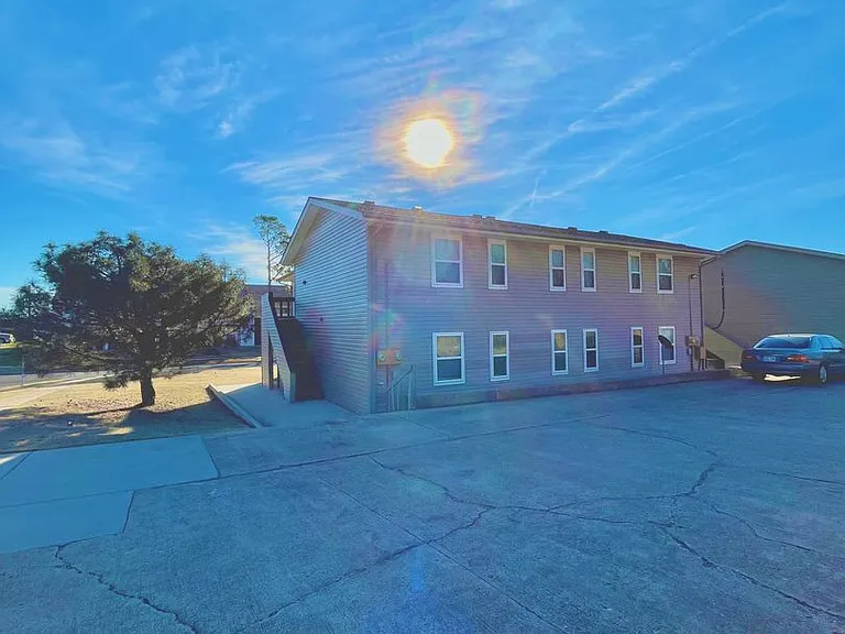 300 Chalmette Dr — Photo 2