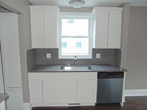 3rd image of 1469 Westlawn St