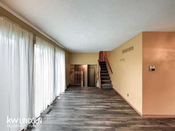 5th image of 6011 Duxhall Ct