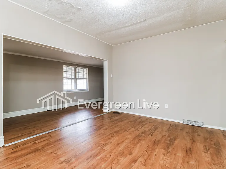 3533 Marshall Ave — Photo 5
