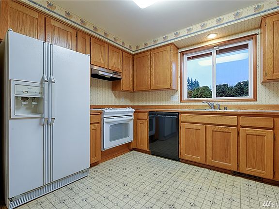 4th image of 5013 135th Pl SE